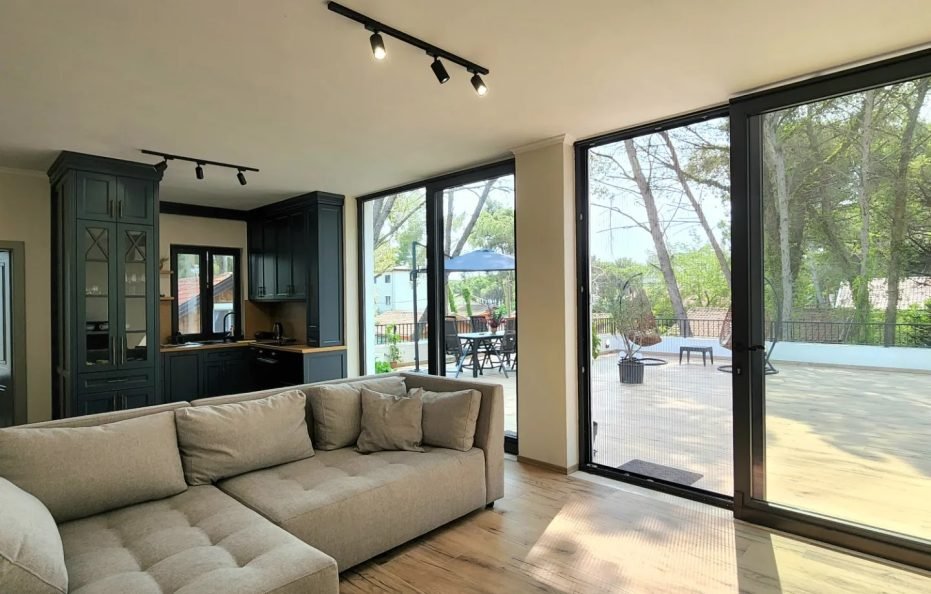 #2007-Pinetrees Beach House-Durres