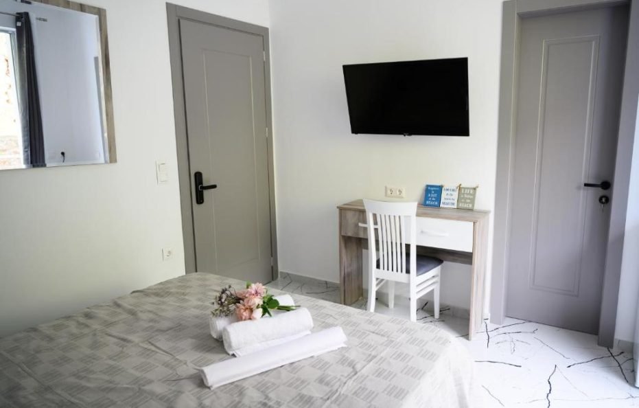 #3004-Ionian Pearl-Dhermi