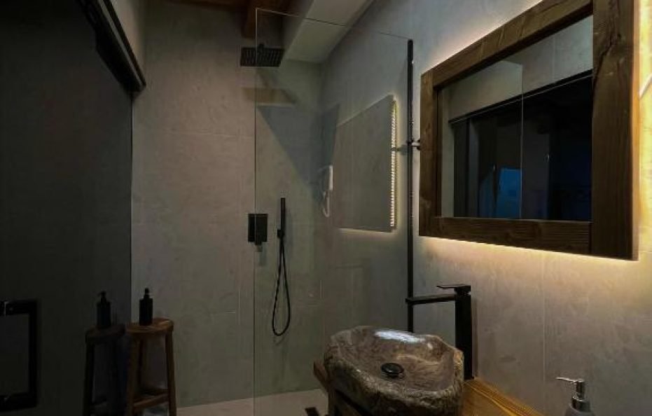 #6003-Molla Guest House-Theth