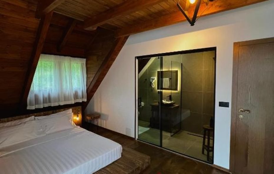 #6003-Molla Guest House-Theth